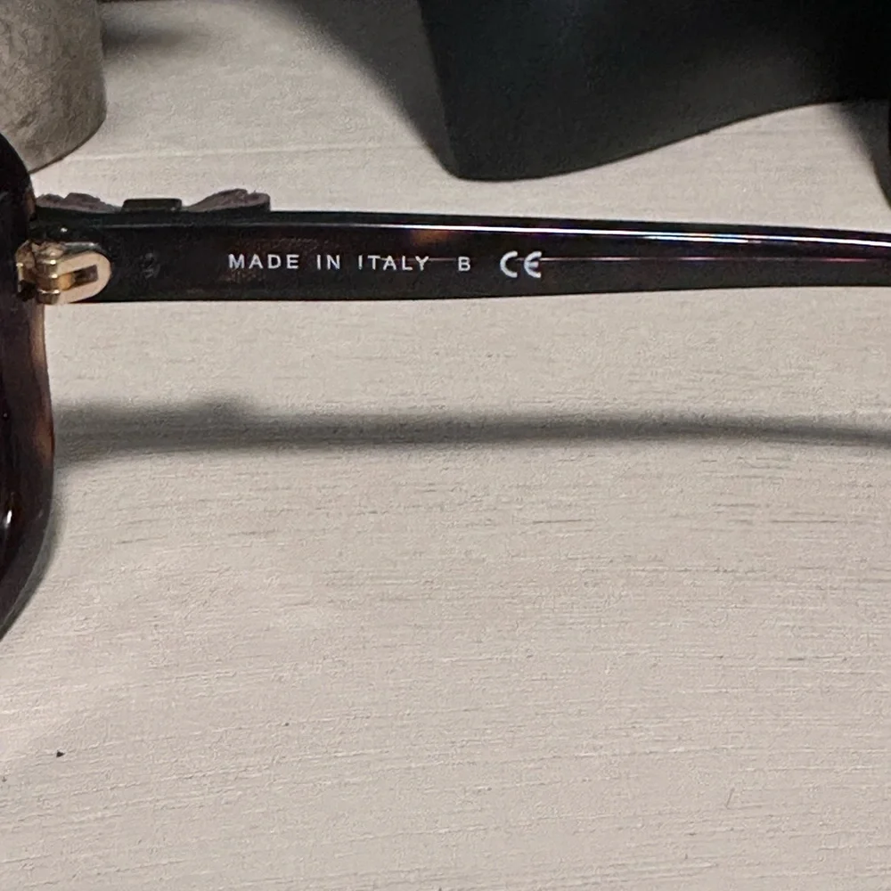 Chanel Women's Sunglasses with Leather CC Bows     !EUC! - Picture 6 of 6